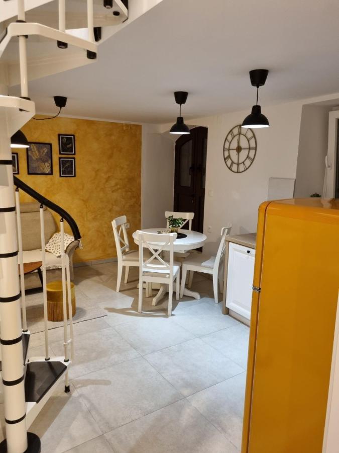 Apartman Ivano Cres Apartment Exterior photo