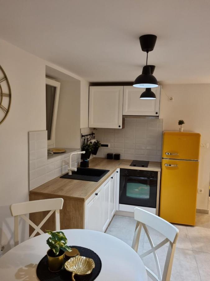 Apartman Ivano Cres Apartment Exterior photo